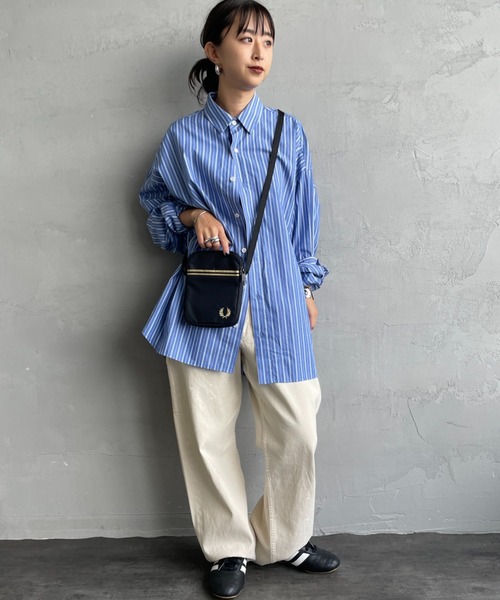 FRED PERRY（フレッドペリー）の「【WEB限定】[FRED PERRY/フレッドペリー] ティップ テープ スモール ショルダーバッグ（ショルダーバッグ・レディース・ブラック・ONE SIZE）」の8枚目の写真