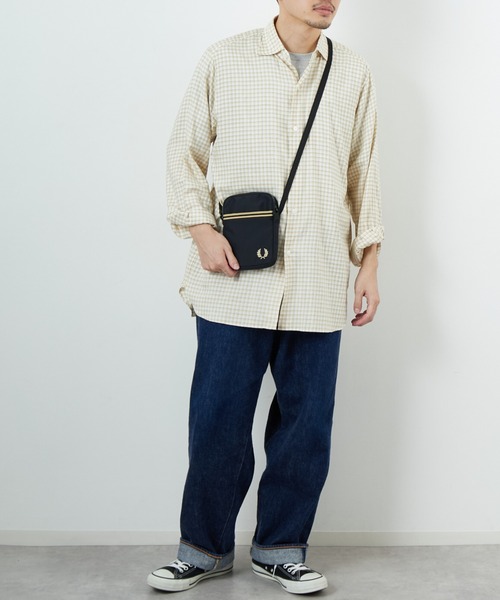 FRED PERRY（フレッドペリー）の「【WEB限定】[FRED PERRY/フレッドペリー] ティップ テープ スモール ショルダーバッグ（ショルダーバッグ・レディース・ブラック・ONE SIZE）」の19枚目の写真