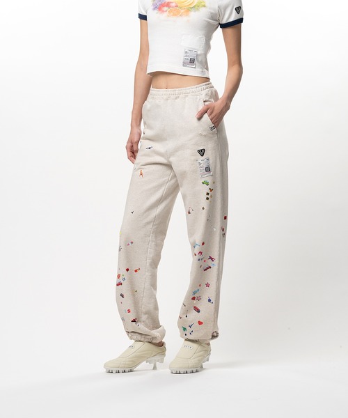 Maison MIHARA YASUHIRO（メゾンミハラヤスヒロ）の「Kids Sticker Printed Sweat Pants（スウェットパンツ・レディース・ホワイト/ブラック・36/38）」の6枚目の写真