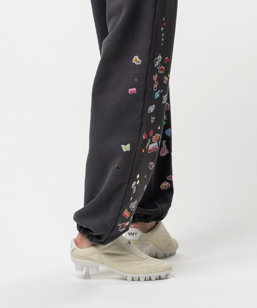 Maison MIHARA YASUHIRO（メゾンミハラヤスヒロ）の「Kids Sticker Printed Sweat Pants（スウェットパンツ・レディース・ホワイト/ブラック・36/38）」の18枚目の写真