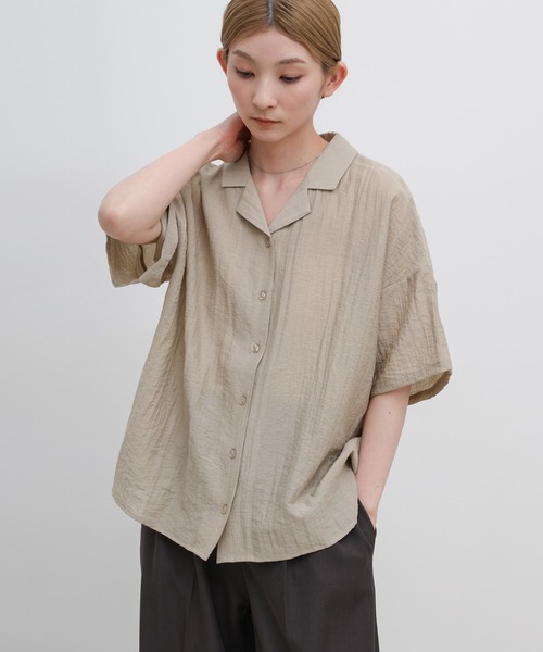 select MOCA(セレクトモカ)の「【ZOZO限定】ハーフスリーブシアーシャツ(シャツ/ブラウス・レディース・モカ/チャコールグレー/グレイッシュベージュ・FREE)」の1枚目の写真