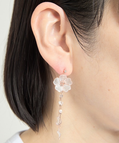 Zoule(ゾーラ)の「Zoule ゾーラ:”New me”シリーズ sakura dip 桜 さくら サクラ ピアス(ピアス(両耳用)・レディース・ピンク/ホワイト・FREE)」の6枚目の写真