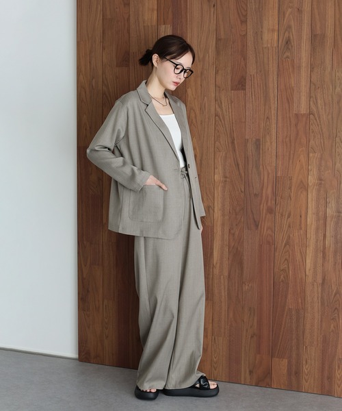 J by blue（ジェイバイブルー）の「テーラードジャケット×ワイドパンツ リネンライクセットアップ（セットアップ・レディース・モカ/グレー・MEDIUM）」の4枚目の写真