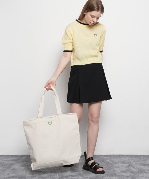 THE-ABON(エイボン)の「ユニセックスキャンバススクエアビッグトートバッグベージュ(エコバッグ/サブバッグ・メンズ・ベージュ・FREE)」の4枚目の写真