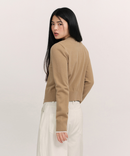 MUSINSA STANDARD WOMAN（ムシンサスタンダードウーマン）の「ウィメンズエッセンシャルラウンドネックカーディガン[ベージュ]（カーディガン/ボレロ・レディース・その他・SMALL/LARGE/X-SMALL/MEDIUM）」の3枚目の写真