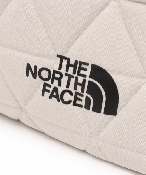 THE NORTH FACE(ザノースフェイス)の「THE NORTH FACE Geoface Box Tote / ザ ノース フェイス ジオフェイス ボックス トート(トートバッグ・メンズ・オフホワイト/ピンク・FREE)」の5枚目の写真