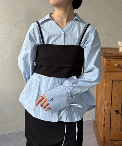 Thevon（ゼボン）の「ビスチェ×袖リボンシャツ（シャツ/ブラウス・レディース・ブルー/アイボリー/ピンク・FREE）」の2枚目の写真