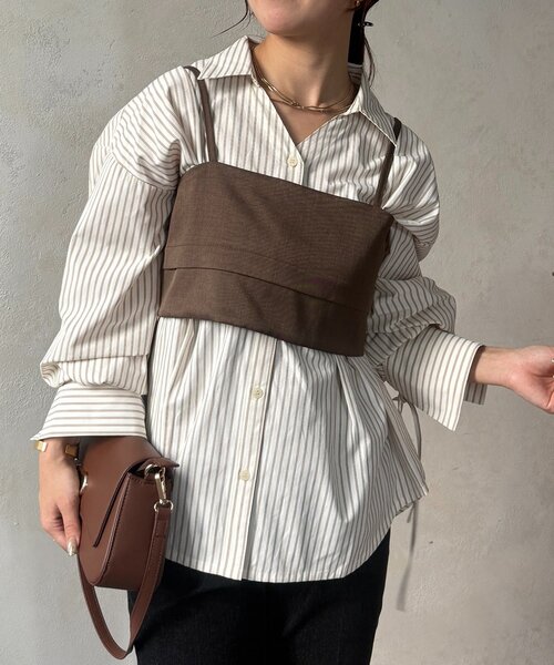 Thevon（ゼボン）の「ビスチェ×袖リボンシャツ（シャツ/ブラウス・レディース・ブルー/アイボリー/ピンク・FREE）」の4枚目の写真