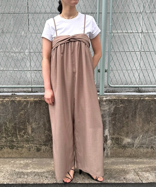 LHELBIE(レルビエ)の「ツイストビスチェサロペット(サロペット/オーバーオール・レディース・グレイッシュベージュ/ブラック/ネイビー・M)」の2枚目の写真