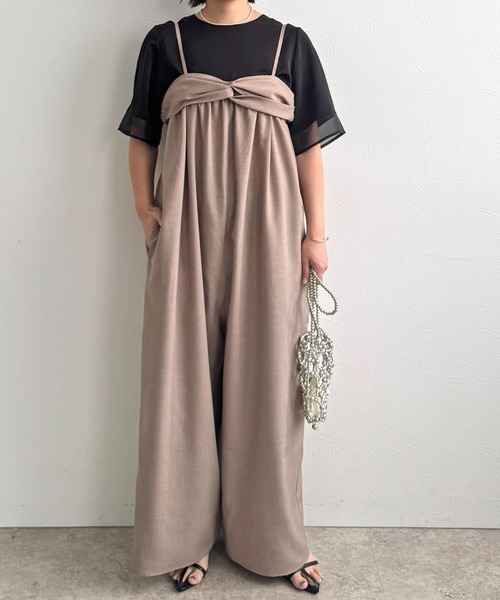 LHELBIE(レルビエ)の「ツイストビスチェサロペット(サロペット/オーバーオール・レディース・グレイッシュベージュ/ブラック/ネイビー・M)」の13枚目の写真