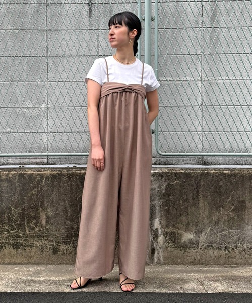 LHELBIE(レルビエ)の「ツイストビスチェサロペット(サロペット/オーバーオール・レディース・グレイッシュベージュ/ブラック/ネイビー・M)」の16枚目の写真