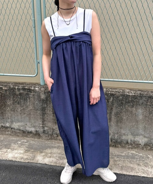 LHELBIE(レルビエ)の「ツイストビスチェサロペット(サロペット/オーバーオール・レディース・グレイッシュベージュ/ブラック/ネイビー・M)」の10枚目の写真