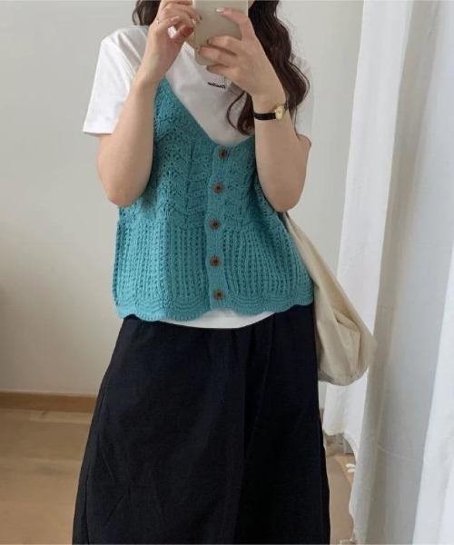 Ritzy（リッツィー）の「7色展開　ニットキャミソールベスト（ベスト・レディース・ブラック/ベージュ/グレー/レッド/イエロー/ブルー/グリーン・FREE）」の6枚目の写真