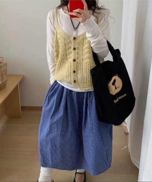 Ritzy（リッツィー）の「7色展開　ニットキャミソールベスト（ベスト・レディース・ブラック/ベージュ/グレー/レッド/イエロー/ブルー/グリーン・FREE）」の20枚目の写真