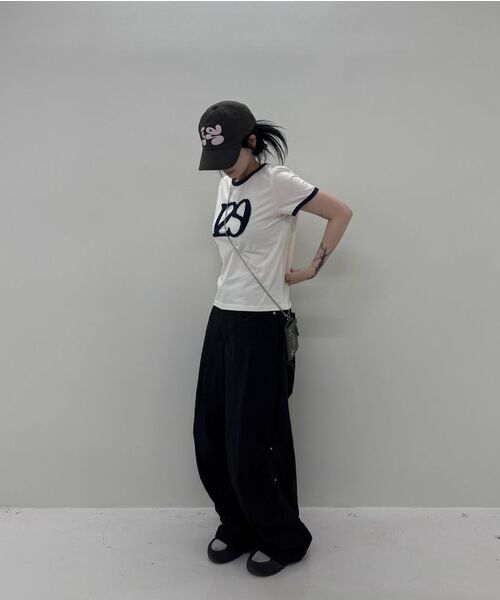 ILLIGO(イリゴ)の「129 ロゴパッチTシャツクリーム(Tシャツ/カットソー・レディース・その他・OS)」の7枚目の写真