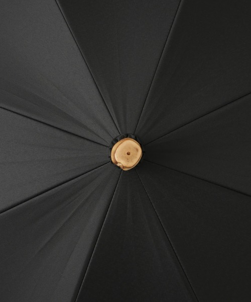 ROPE'（ロペ）の「[晴雨兼用]バンブーハンドルバイカラーパラソル(長傘・日傘)/UV100%カット/完全遮光生地（長傘・レディース・ブラック/キナリ・FREE）」の5枚目の写真