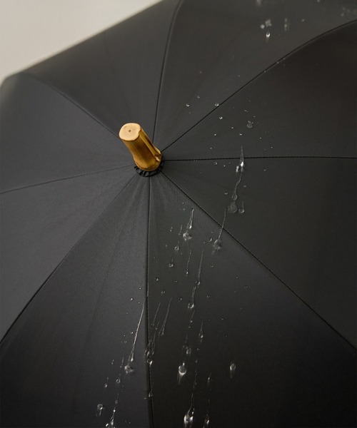 ROPE'（ロペ）の「[晴雨兼用/超撥水]バンブーハンドルバイカラーパラソル(長傘・日傘)/UV100%カット/完全遮光生地（長傘・レディース・ブラック/キナリ・FREE）」の12枚目の写真