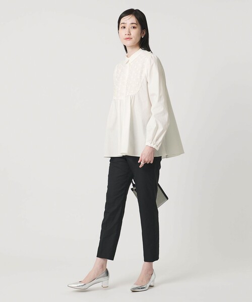 UNITED ARROWS（ユナイテッドアローズ）の「コンビ ギャザー ブラウス（シャツ/ブラウス・レディース・オフホワイト/ブラック/ネイビー・FREE）」の21枚目の写真