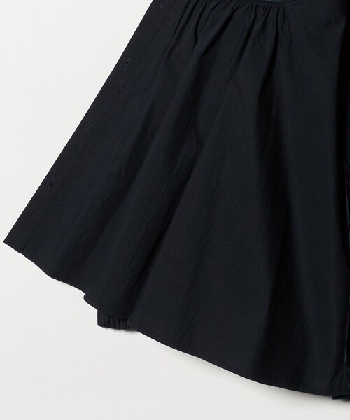 UNITED ARROWS（ユナイテッドアローズ）の「コンビ ギャザー ブラウス（シャツ/ブラウス・レディース・オフホワイト/ブラック/ネイビー・FREE）」の8枚目の写真