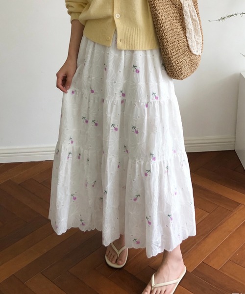 SHOUYO(ショウヨウ)の「小花フレア ロングスカート(スカート・レディース・イエロー/レッド/パープル/ブルー/ピンク・M)」の3枚目の写真