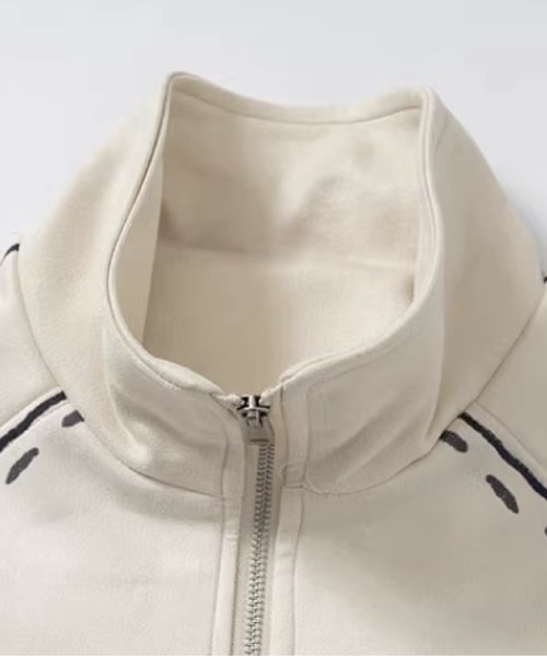 U:UME(ユーム)の「Stand Collar Graffiti Jacket(その他アウター・メンズ・ベージュ・LARGE/MEDIUM/XX-LARGE/X-LARGE)」の3枚目の写真