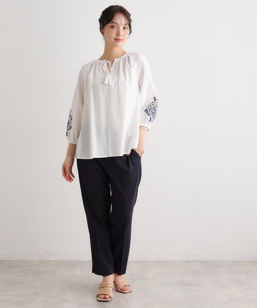 LAURA ASHLEY（ローラアシュレイ）の「【コットン100％／7分袖／4colors】フォスコット ダマスク柄 刺繍ブラウス（シャツ/ブラウス・レディース・ホワイト/ネイビー/サックスブルー/ライトオレンジ系・38）」の7枚目の写真