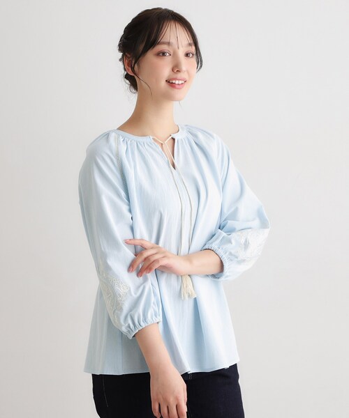 LAURA ASHLEY（ローラアシュレイ）の「【コットン100％／7分袖／4colors】フォスコット ダマスク柄 刺繍ブラウス（シャツ/ブラウス・レディース・ホワイト/ネイビー/サックスブルー/ライトオレンジ系・38）」の13枚目の写真