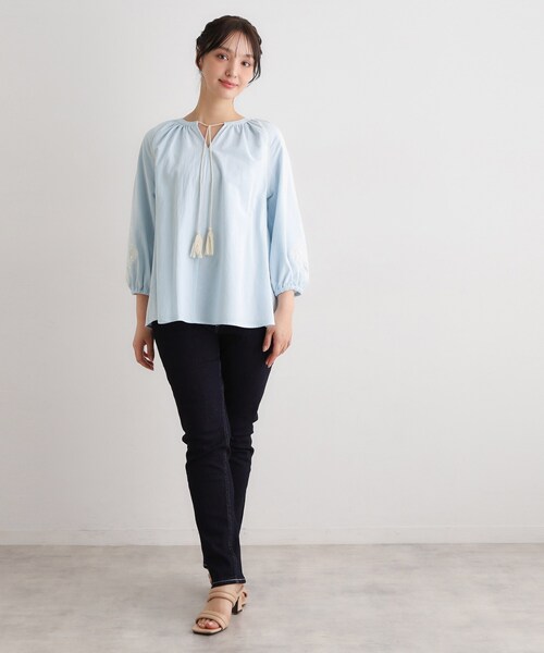 LAURA ASHLEY（ローラアシュレイ）の「【コットン100％／7分袖／4colors】フォスコット ダマスク柄 刺繍ブラウス（シャツ/ブラウス・レディース・ホワイト/ネイビー/サックスブルー/ライトオレンジ系・38）」の14枚目の写真