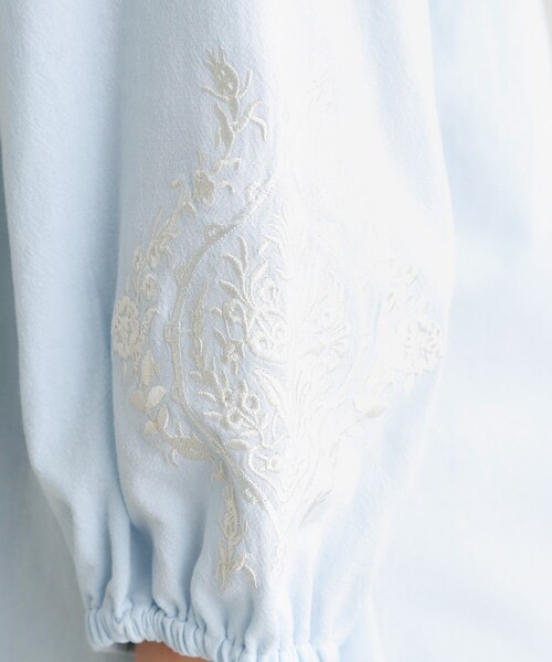 LAURA ASHLEY（ローラアシュレイ）の「【コットン100％／7分袖／4colors】フォスコット ダマスク柄 刺繍ブラウス（シャツ/ブラウス・レディース・ホワイト/ネイビー/サックスブルー/ライトオレンジ系・38）」の16枚目の写真