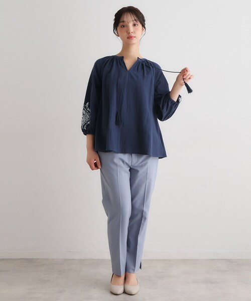 LAURA ASHLEY（ローラアシュレイ）の「【コットン100％／7分袖／4colors】フォスコット ダマスク柄 刺繍ブラウス（シャツ/ブラウス・レディース・ホワイト/ネイビー/サックスブルー/ライトオレンジ系・38）」の18枚目の写真