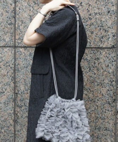 CACHELLIE（カシェリエ）の「TULLE POUCH SHOULDER（ショルダーバッグ・レディース・ピンク/グレー・FREE）」の8枚目の写真