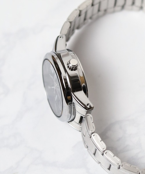 CASIO(カシオ)の「【CASIO】クラシックドレス カラーフェイス(アナログ腕時計・レディース・シルバー系その他2/ピンク/ブラック・FREE)」の5枚目の写真