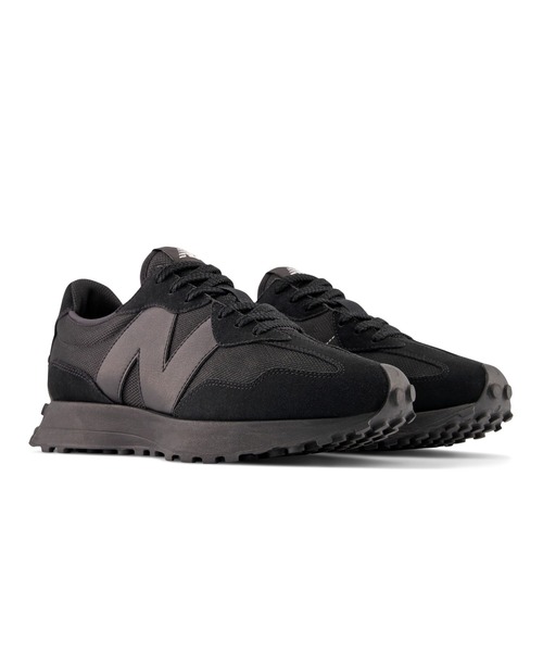 NEW BALANCE（ニューバランス）の「327（スニーカー・メンズ・ブラック×ブラック・22.5cm/23.0cm/23.5cm/24.0cm/24.5cm/25.0cm/25.5cm/26.0cm/26.5cm/27.0cm/27.5cm/28.0cm/28.5cm/29.0cm）」の2枚目の写真
