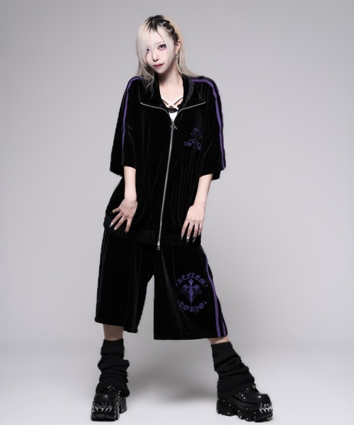 REFLEM(レフレム)の「『REFLEM/レフレム』クロス刺繍ベロアトラックジャージ(ジャージ・レディース・レオパード/ブラック×パープル/ブラック×ピンク/ブラック×ホワイト・FREE)」の11枚目の写真