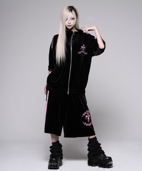 REFLEM(レフレム)の「『REFLEM/レフレム』クロス刺繍ベロアトラックジャージ(ジャージ・レディース・レオパード/ブラック×パープル/ブラック×ピンク/ブラック×ホワイト・FREE)」の14枚目の写真