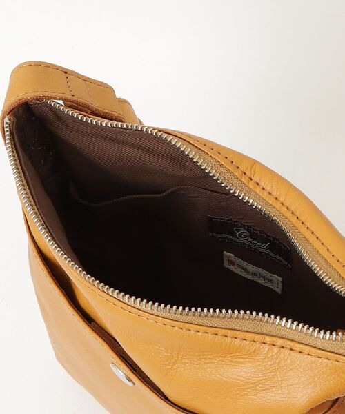 Creed（クリード）の「NEW CHROME(ニュークローム)/ミニショルダーバッグ（ショルダーバッグ・メンズ・チョコ/ブラック/キャメル・FREE）」の6枚目の写真