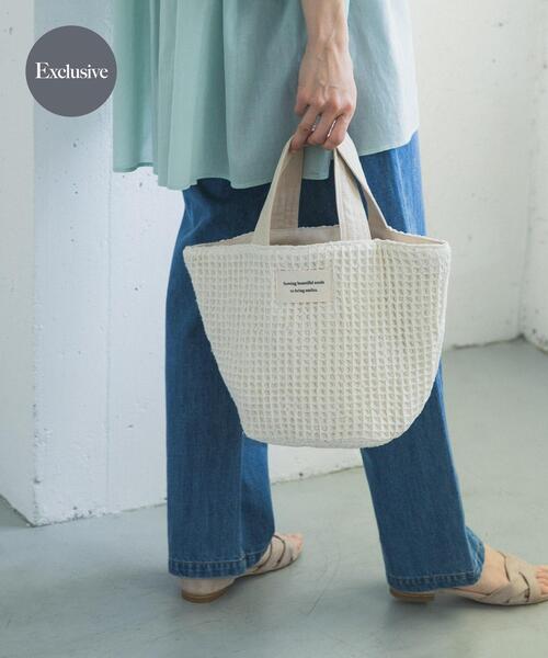 URBAN RESEARCH DOORS（アーバンリサーチドアーズ）の「『別注』beej×DOORS　ワッフルトートバッグ（トートバッグ・レディース・オフホワイト/グレー・ONE）」の2枚目の写真