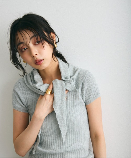 Trish(トリッシュ)の「スカーフ付きリブニット(ニット/セーター・レディース・グレー/ホワイト・FREE)」の14枚目の写真