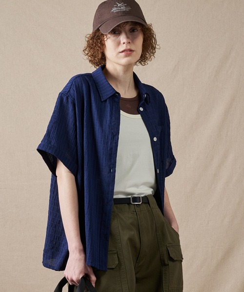 Eddie Bauer(エディーバウアー)の「ソフトシアー リラックスシャツ(シャツ/ブラウス・レディース・ラベンダー/ネイビー/レッド・M/L/S/XL)」の1枚目の写真