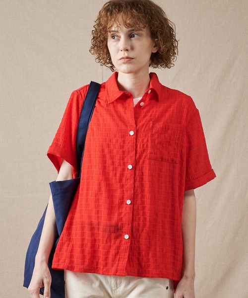 Eddie Bauer(エディーバウアー)の「ソフトシアー リラックスシャツ(シャツ/ブラウス・レディース・ラベンダー/ネイビー/レッド・M/L/S/XL)」の3枚目の写真