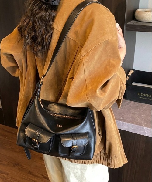 FREE STYLISTS(フリー スタイリスト)の「Y2K 横長 多収納 ショルダーバッグ 大容量バッグ 通勤用(ショルダーバッグ・レディース・ブラック/ダークブラウン・FREE)」の13枚目の写真