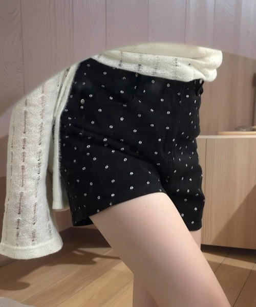 UP START(アップスタート)の「【LAMPOON】フラワードットブラックデニムショートパンツ(デニムパンツ・レディース・ブラック・MEDIUM/LARGE/SMALL)」の3枚目の写真