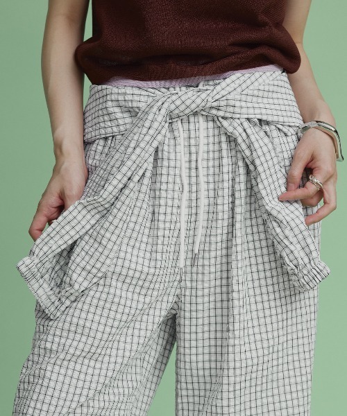 W:Huku(フーク)の「チェック サッカー レイヤード イージーパンツ / Checkered Layered Easy Pants(その他パンツ・レディース・グレー/ブルー/アイボリー・FREE)」の1枚目の写真