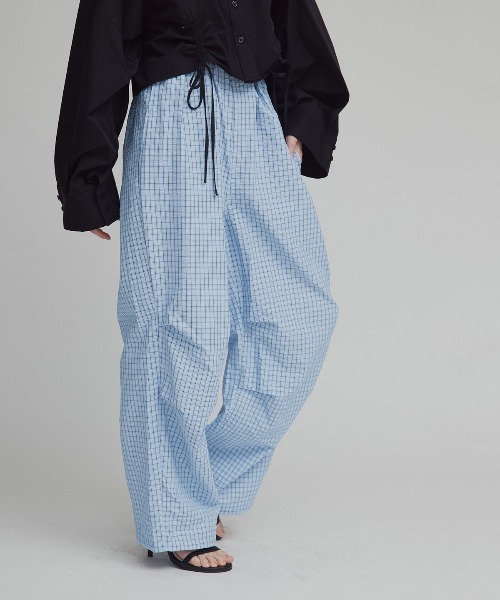 W:Huku(フーク)の「チェック サッカー レイヤード イージーパンツ / Checkered Layered Easy Pants(その他パンツ・レディース・グレー/ブルー/アイボリー・FREE)」の3枚目の写真