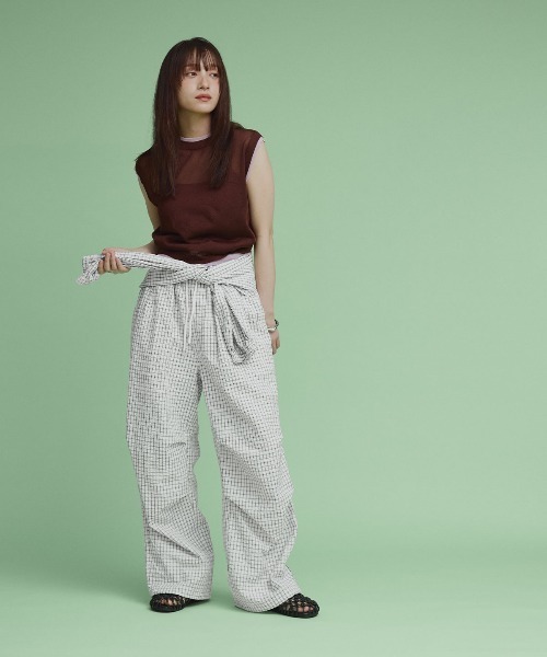 W:Huku(フーク)の「チェック サッカー レイヤード イージーパンツ / Checkered Layered Easy Pants(その他パンツ・レディース・グレー/ブルー/アイボリー・FREE)」の9枚目の写真