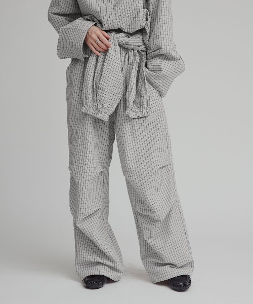 W:Huku(フーク)の「チェック サッカー レイヤード イージーパンツ / Checkered Layered Easy Pants(その他パンツ・レディース・グレー/ブルー/アイボリー・FREE)」の11枚目の写真