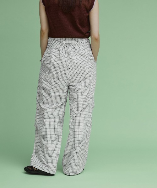 W:Huku(フーク)の「チェック サッカー レイヤード イージーパンツ / Checkered Layered Easy Pants(その他パンツ・レディース・グレー/ブルー/アイボリー・FREE)」の14枚目の写真