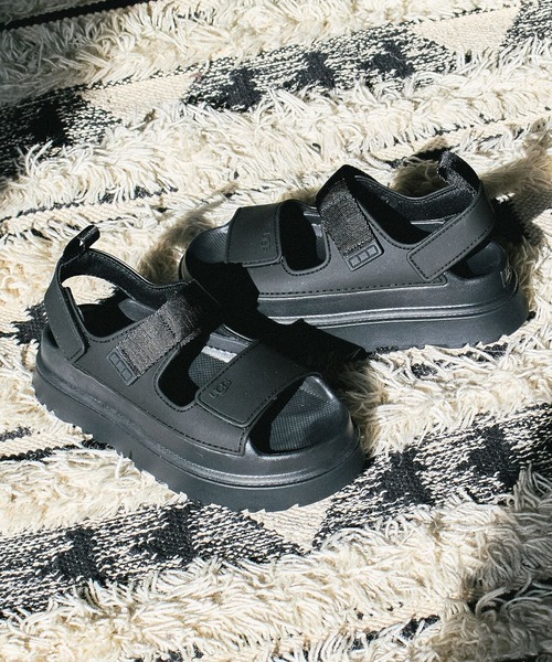 UGG(アグ)の「(UGG)W GOLDENGLOW(サンダル・レディース・ベージュ/ブラック・24cm/25cm/23cm)」の2枚目の写真