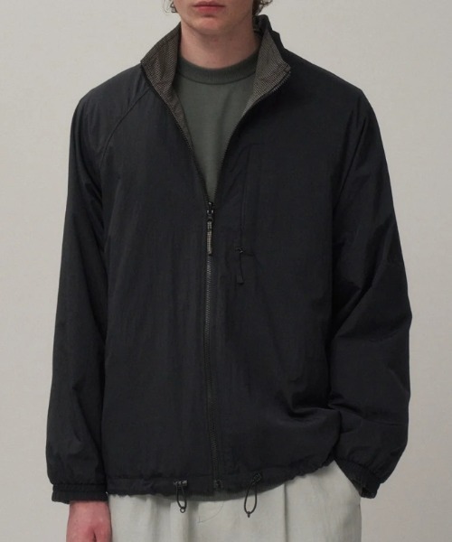 ATON(エイトン)の「ATON (エイトン)FINE SILK TAFTA | REVERSIBLE JACKET(その他アウター・メンズ・ブラック・6/4)」の4枚目の写真