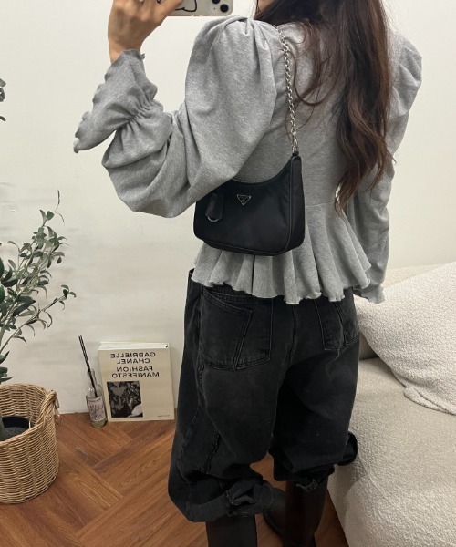 FAVORITO(ファヴォリート)の「長袖Vネックトップス(Tシャツ/カットソー・レディース・ブラック/グレー/オフホワイト/モカ・F)」の10枚目の写真